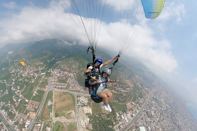 Alanya Paragliding With Experienced Pilot's - What you see in the air: coastline, beaches, and castle views