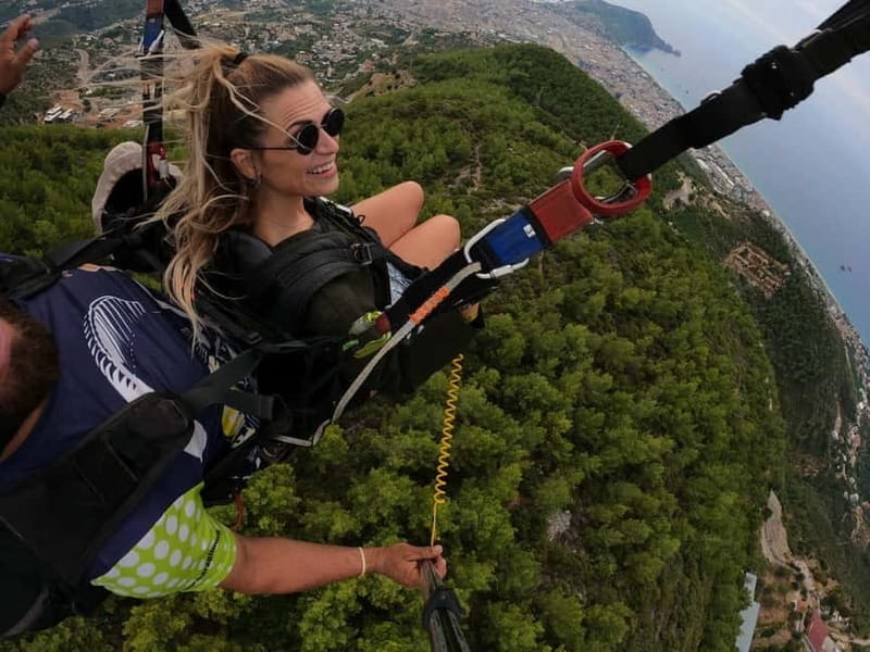 Alanya: Tandem Paragliding Experience with Video Option - Landing at Cleopatra Beach, then the UHD video/photo presentation