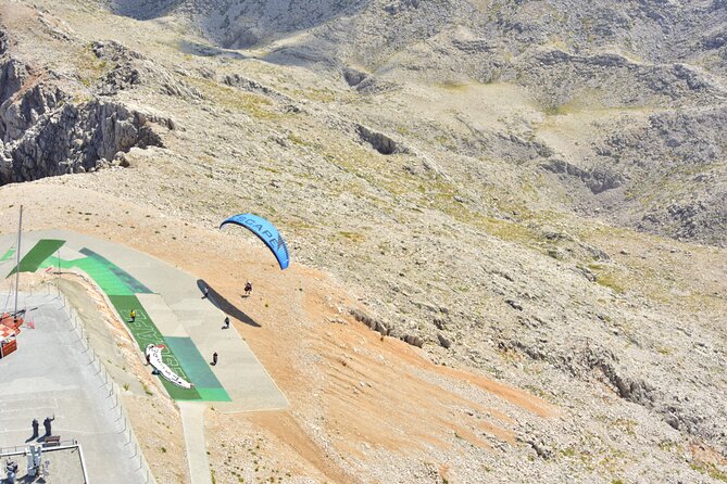 Antalya Tahtalı Summit Tandem Paragliding with Cable Car Transfer - Optional maneuvers: calm glide vs extreme finale