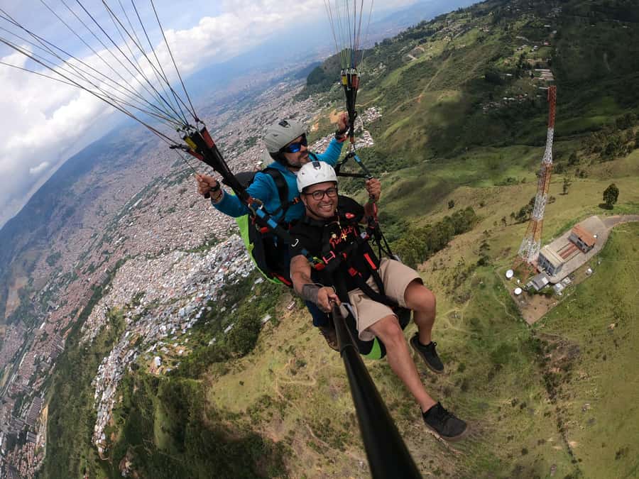 Bello: Paragliding in Medellín - San Félix to the Sky: How the 3-Hour Experience Actually Runs