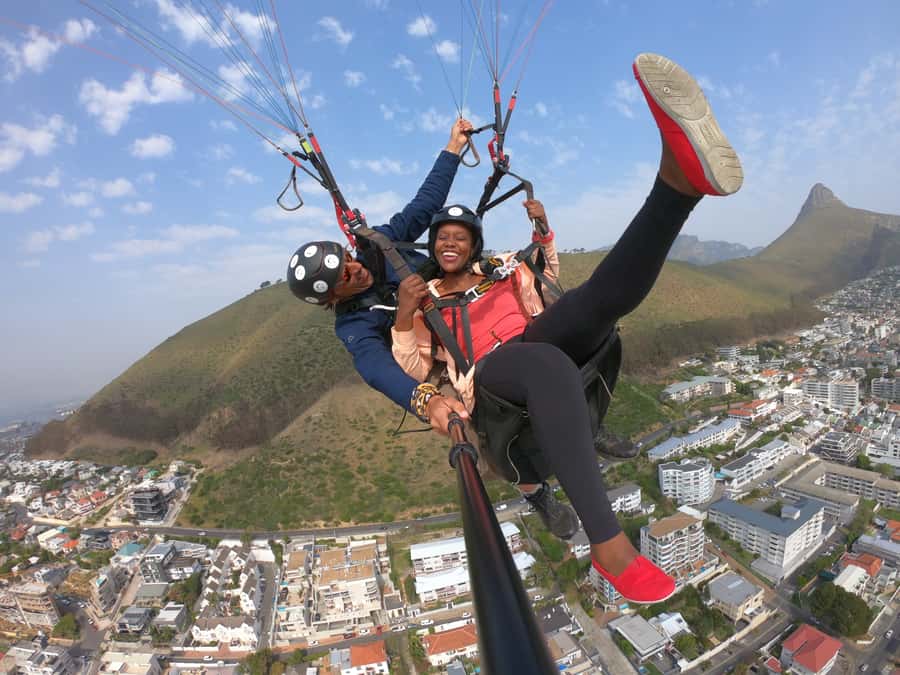 Cape Town: Tandem Paragliding Flight with the Experts - Harness On: The Briefing and the Smooth Takeoff Process