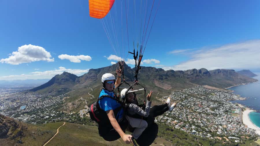 Cape Town: Tandem Paragliding with Instructor - Why tandem paragliding feels so calm over Cape Town