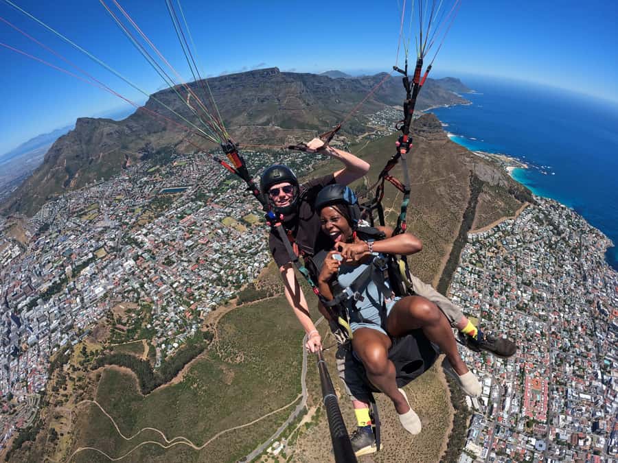 Cape Town: Tandem Paragliding with views of Table Mountain - Stop-by-stop breakdown: from takeoff to a promenade landing