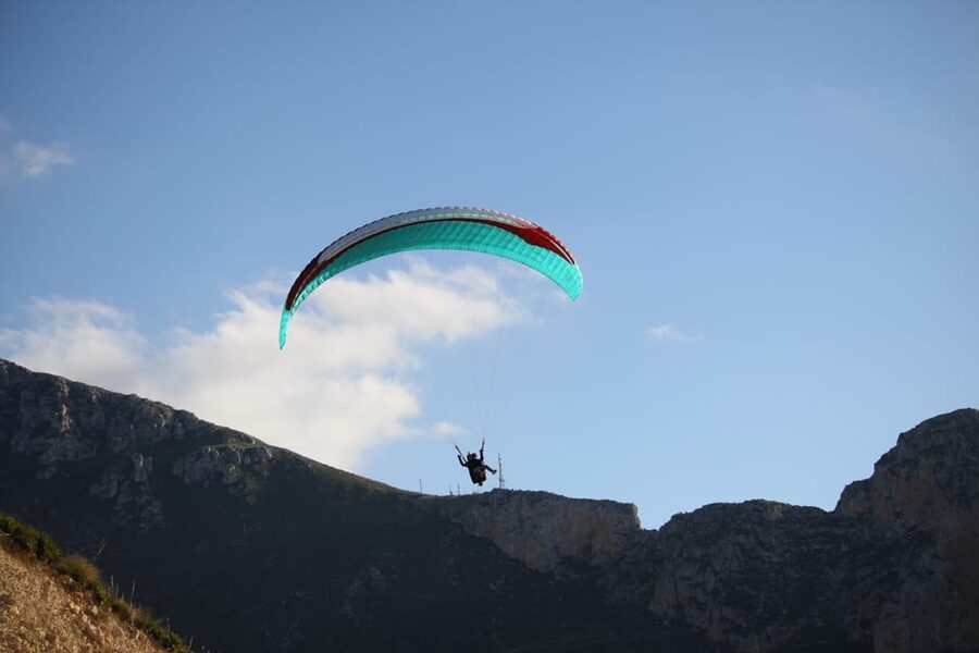 Cefalù: tandem paragliding flight and insta360 video - Guides, language support, and the private-group feel