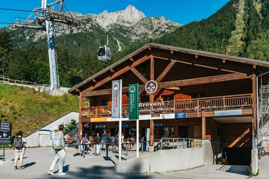 Chamonix: Tandem Paragliding Flight - Safety in real terms: why calm pilots matter in shifting wind