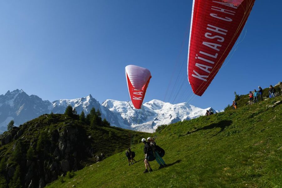 Chamonix: Tandem Paragliding Flight with Mont-Blanc Views - 20 Minutes in the Air: What you can do besides just look