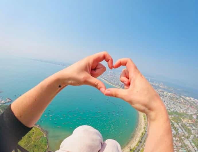 Da Nang: Monkey Mountain Paragliding Experience - Equipment, pilots, and the certification detail that actually matters