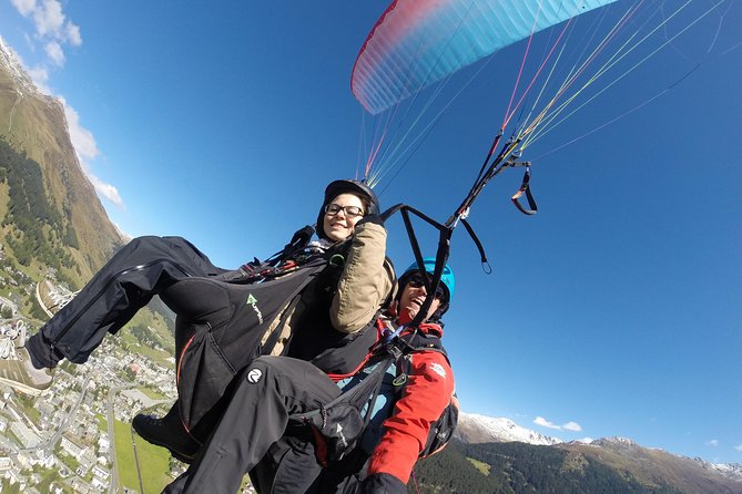 Davos Absolutely Free Flying Paragliding Tandem Flight 1'000 Meters High - Glider setup and takeoff: what you will actually do