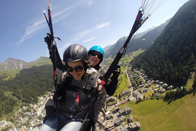 Davos Paragliding Private Tandem Pilot Half Day - Landing near the meeting point