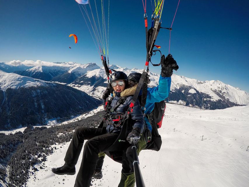 Davos: Tandem Paragliding Flight - In-Flight Control and Conversation: Make the Flight Yours