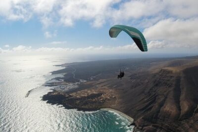 DISCOVERY FLIGHT tandem paragliding Lanzarote with pro pilot - Swiss Quality Pilots and the Feeling of Safety