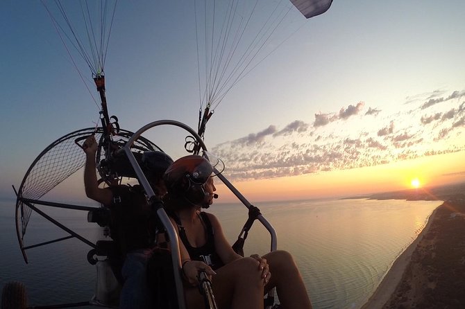 Flight experience over the beach in paragliding/paratrike in the Algarve with video. - How a paratrike flight feels over the Algarve coast