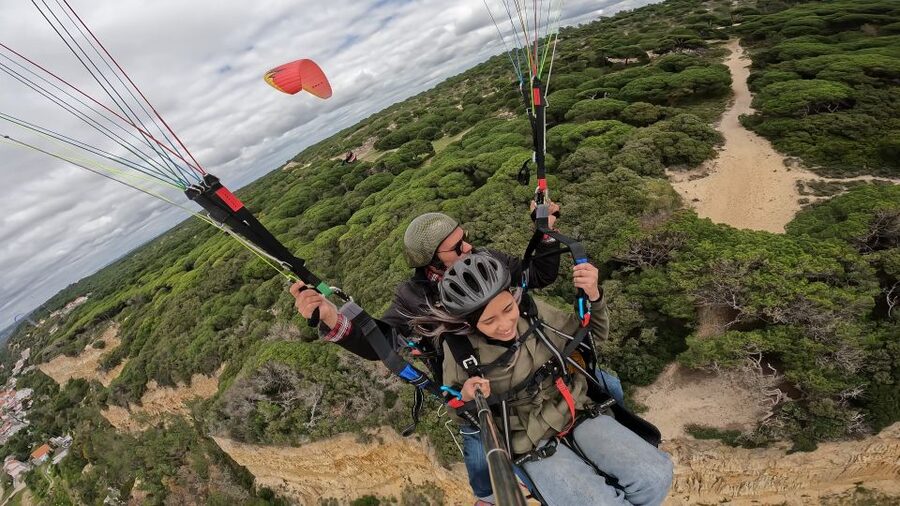 From Lisbon: Paragliding Flight with Transfers - First-time Paragliding in Lisbon: What 20 Minutes Really Feels Like