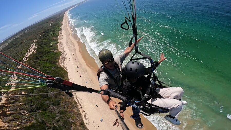 From Lisbon: Paragliding Tandem Flight - The 30-minute tandem flight: what 20 minutes really feels like