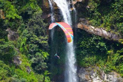 From Medellín: Paragliding Flight and Guatape Tour - The Guatapé switch: from flying to wandering colorful streets