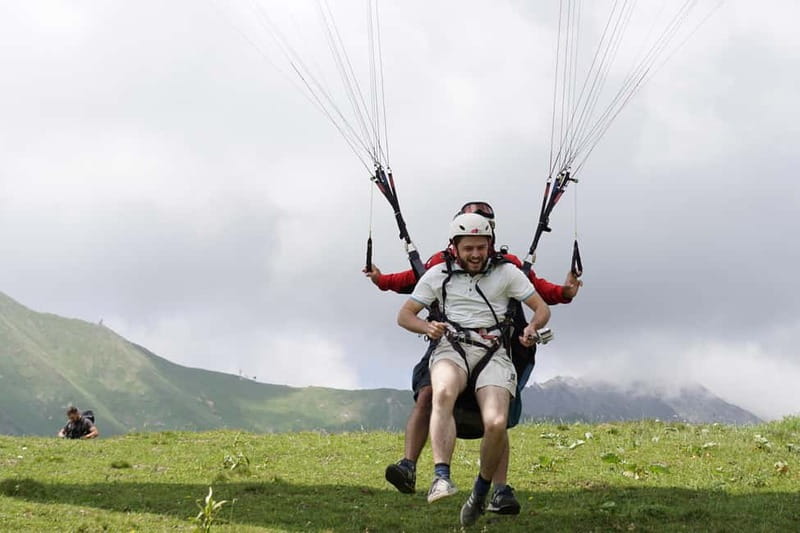 Georgia: Paragliding tandem flight in Gudauri with video - Why Tandem Paragliding in Gudauri Makes Sense