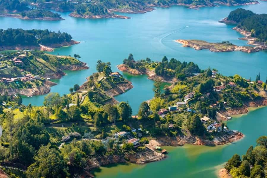 Guatape: Paragliding Experience - Why paragliding here hits different (Guatapé’s reservoir view)