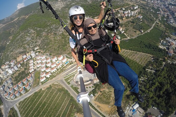 Halal Tandem Paragliding With Licensed Woman Pilot in Alanya - Kleopatra Beach from the sky: what that stop is really about