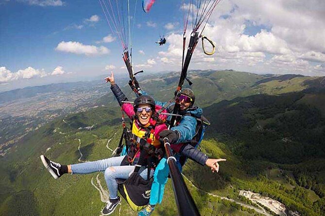 Half day private paragliding experience - ADVENTURE FLIGHT - Arriving by train and meeting near Norba