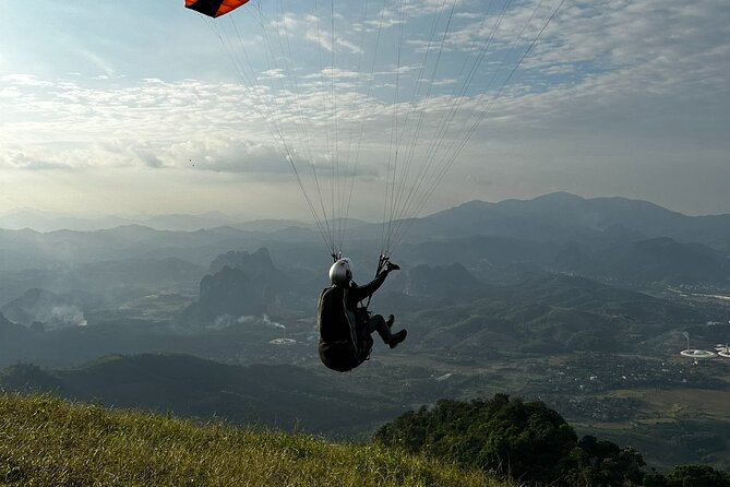 Hanoi Paragliding COMBO: Tandem paraglide + course (full-day) - Hanoi Paragliding Combo: one day in Luong Son, from basics to the sky