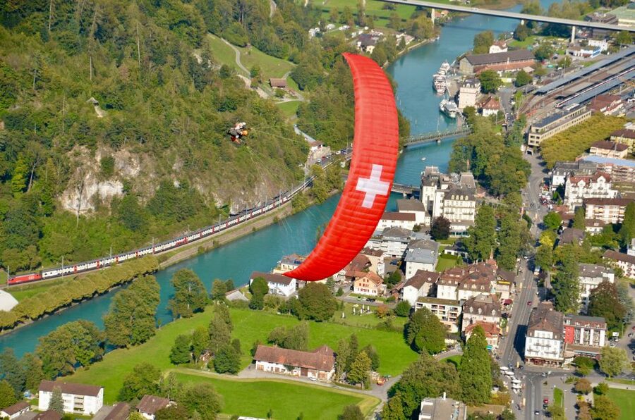 Interlaken: Paragliding Tandem High Flight - Big Views Over the Eiger, Mönch, and Jungfrau Peaks