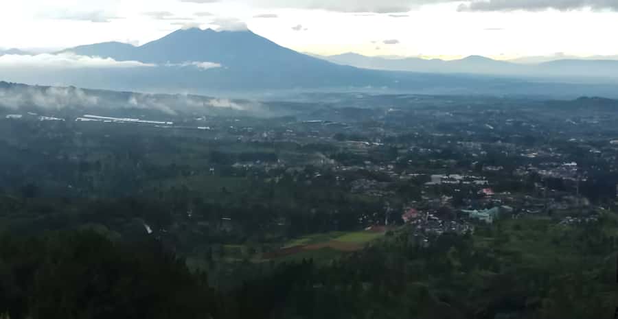 Jakarta: Paragliding on Top Mountain & Tea Plantation - Why Paragliding Over Puncak and Bogor Feels Different