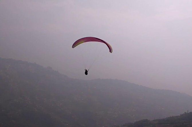Kathmandu Paragliding - The 3-hour flow from Thamel to takeoff and back