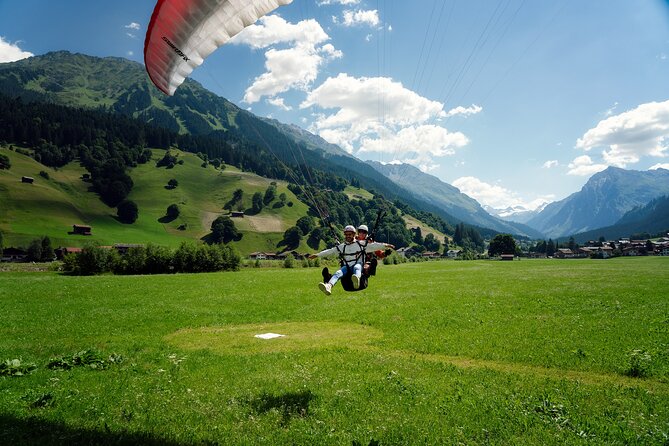 KLOSTERS: Paragliding For 2 - Couples (Video &Photos Incl.) - Tandem Paragliding in Klosters: Why Couples Love This Format