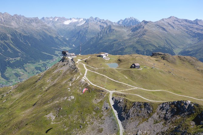 Klosters Tandem Paragliding Flight from Gotschna - Landing Near the Start: Calm Feet, Quick Steps