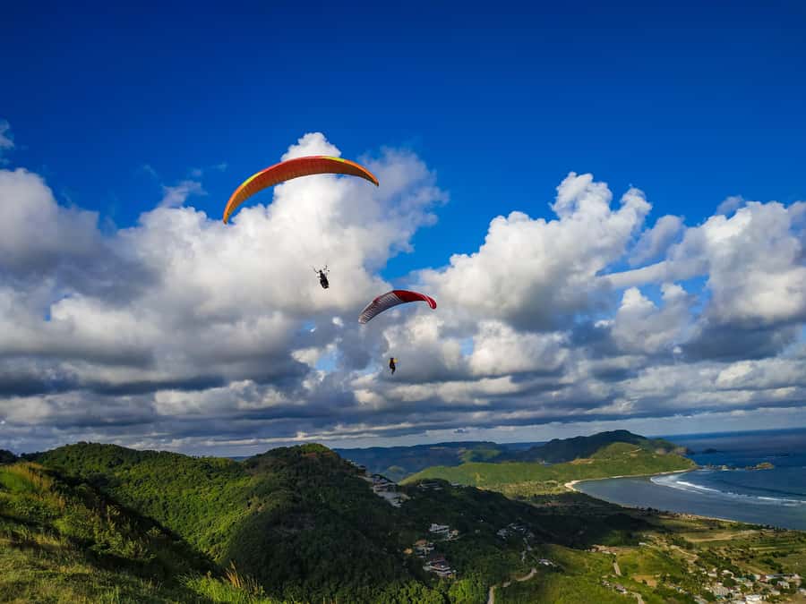 Kuta Lombok : Tandem Paragliding with Pilot & Beach Tour - Who Should Book, and Who Should Rethink It