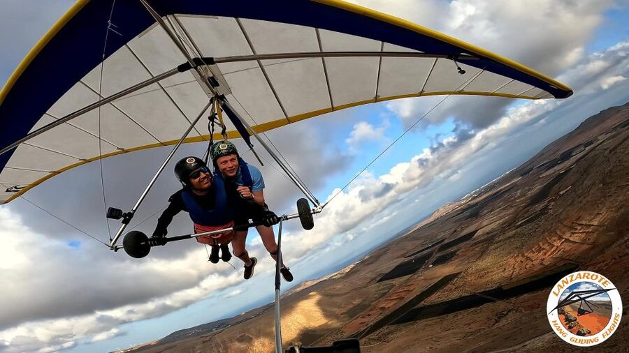Lanzarote Hang Gliding Tandem Flights - The onboard camera: your flight with a built-in memory