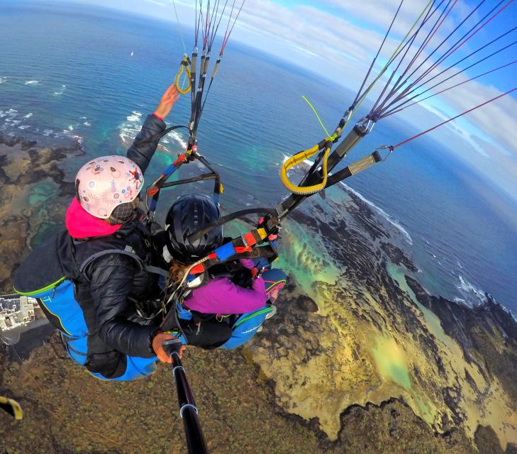 Lanzarote: Tandem Paragliding - Languages and group size: why this feels comfortable for first-timers