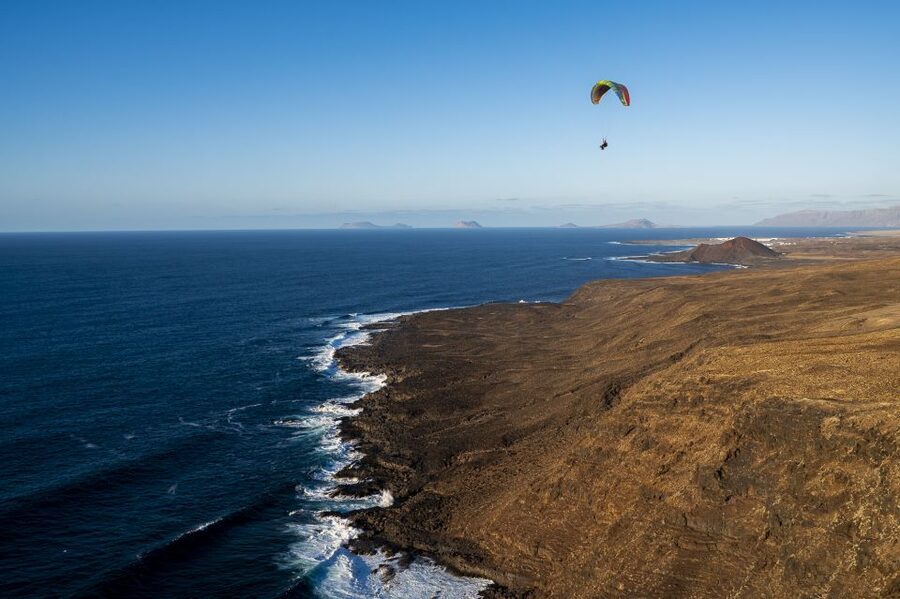 Lanzarote: Tandem Paragliding Flight Over Lanzarote - What to Bring and Wear for a Comfortable Flight