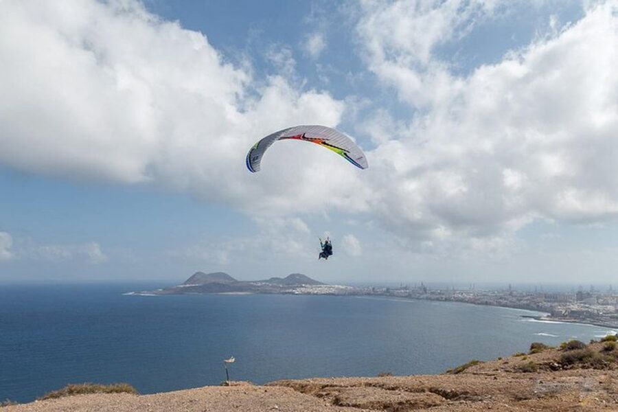 Las Palmas: Paragliding Tandem Flight with Instructor - Views Over Las Palmas and Playa de las Canteras