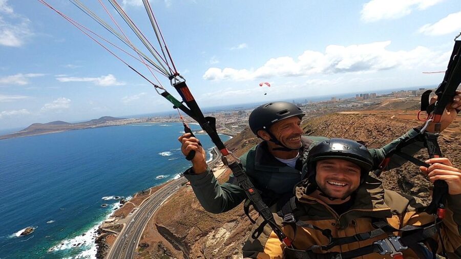 Las Palmas: tandem paragliding flights for everyone - Getting to the air: Alfredo Kraus to the Giles launch site