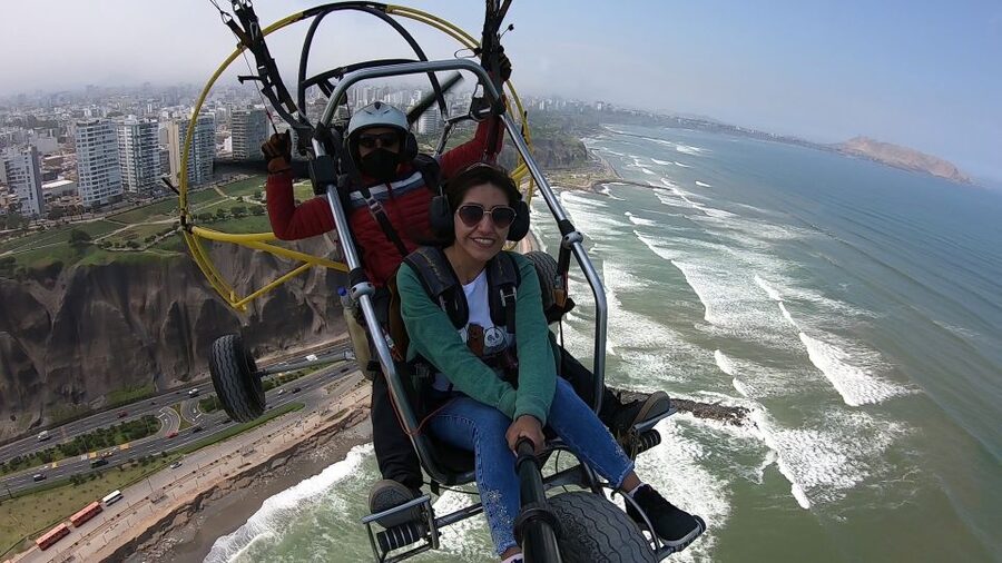 Lima: Paragliding Flight Over Costa Verde Districts - Weather and clothing: how to dress so you don’t regret it