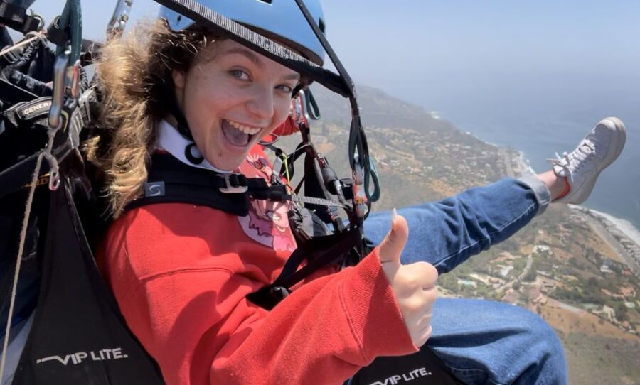 Los Angeles: 30-Minute Tandem Paragliding Experience - The landing: soft sand, standing up, and legs doing the work