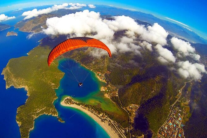 Marmaris Paragliding Experience By Local Expert Pilots - Suiting up at the launch hill: what to expect before the run