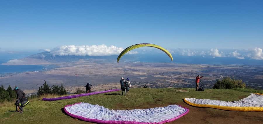 Maui: Top Gun Paragliding Tandem Flight - Weather reality on Maui: wind can change everything