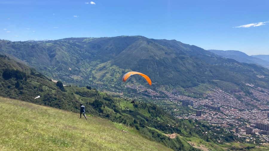 Medellín Paragliding - Go Pro Included - The San Félix Break: Drinks, Coffee, and a Reset