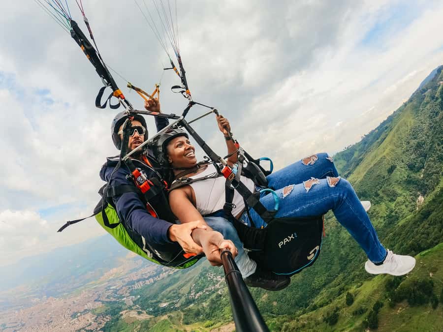 Medellín: Paragliding in the Colombian Andes - Starting at Parque Lleras and Juan Valdez: your first reality check