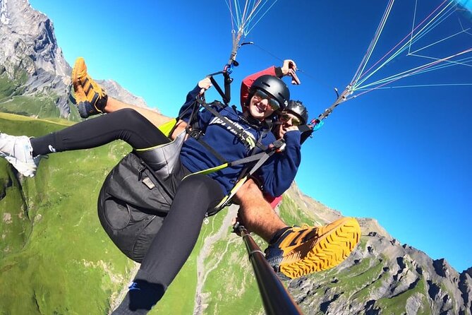 Mürren Lauterbrunnen: Paragliding Panorama Tandem Flights - The pilot + instructor setup: what you should look for