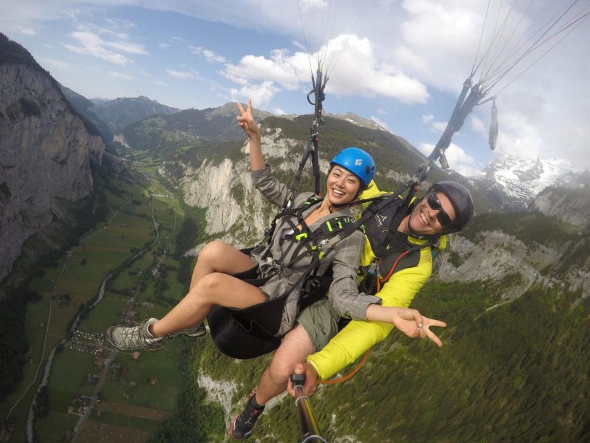 Mürren: Paragliding over Lauterbrunnen Cliffs and Waterfalls - Above Lauterbrunnen: Waterfalls, Cliffs, and the Eiger-Mönch-Jungfrau View