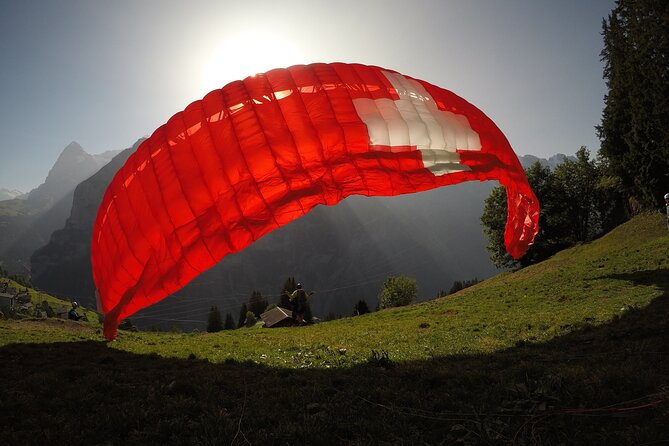 Mürren: Paragliding over the Lauterbrunnen Valley - What makes the guides matter more than you think