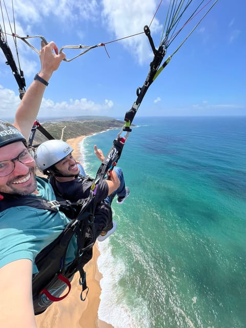 Nazare: Paragliding tandem flight - Photos and video: how to remember the flight without ruining the moment