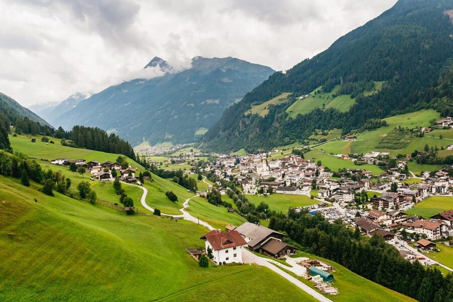 Neustift im Stubaital: Tandem Paragliding Flight - Should you book tandem paragliding in Neustift im Stubaital?