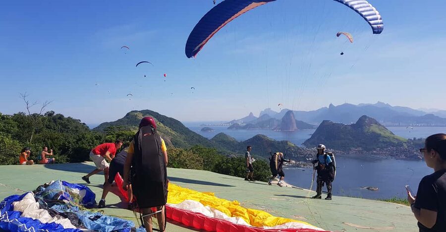 Niterói: Paragliding Experience with GoPro Photos and Video - GoPro Photos and HD Video: Your Download Link After the Flight
