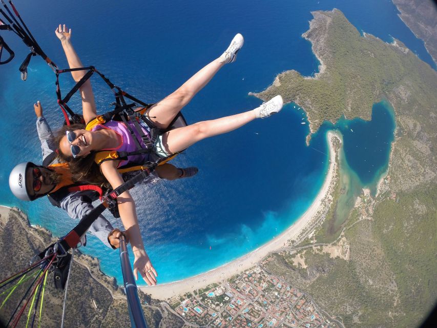 Oludeniz: Tandem 30-Minute Paragliding Flight - The 5-minute top briefing at Babadağ (1,970 meters)