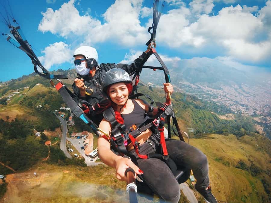 Paraglide over beautiful Medellin - Pre-Flight Lesson: The Part That Makes You Feel Safe