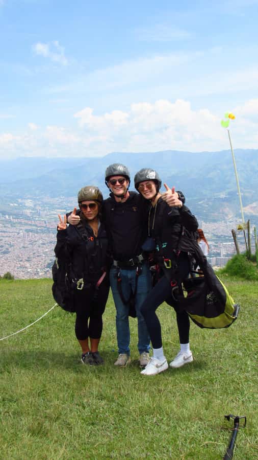 Paraglide over beautiful Medellin - Getting There: Pickup, Mountain Drive, and the 4-Hour Rhythm